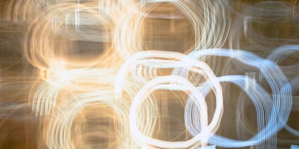 A blurry photo of a bunch of circles
